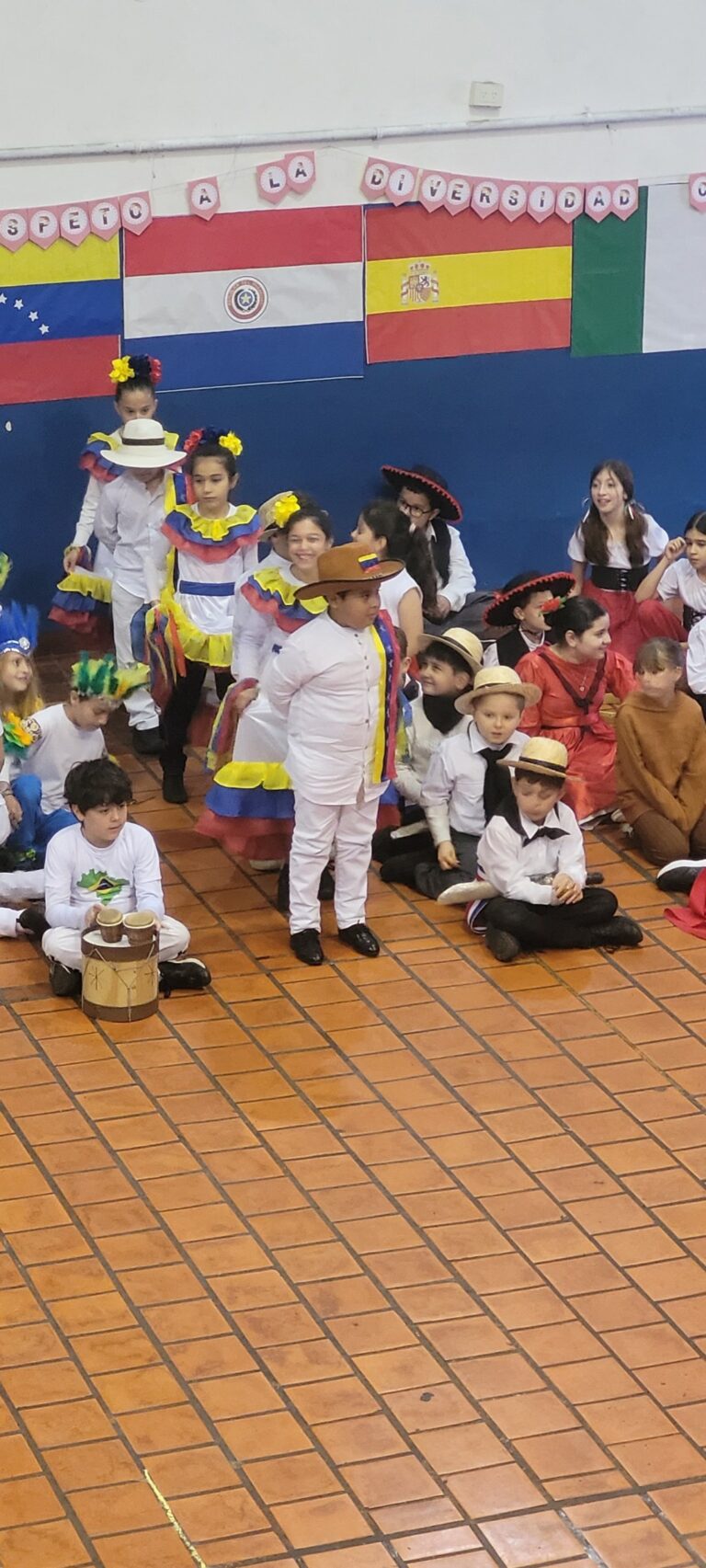 ¡Celebramos la Diversidad Cultural! 🌈 Acto por el Día de la Diversidad Cultural, 3° grado